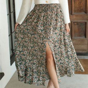 Brand new, never been worn! Carly Jean Los Angeles Delphine Skirt Small Green
